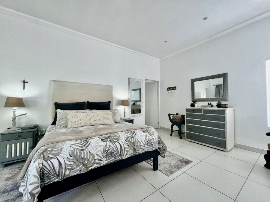 4 Bedroom Property for Sale in The Cove Western Cape